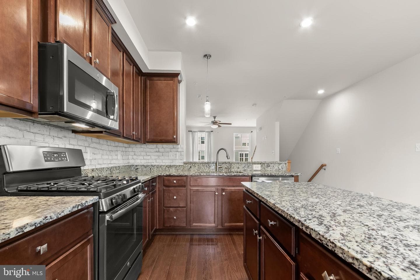 8108 Dewey Place photo 12