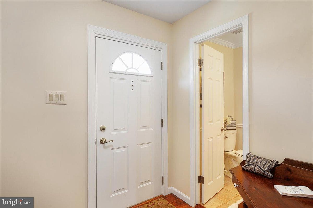 1069 Snow Hill Lane photo 4