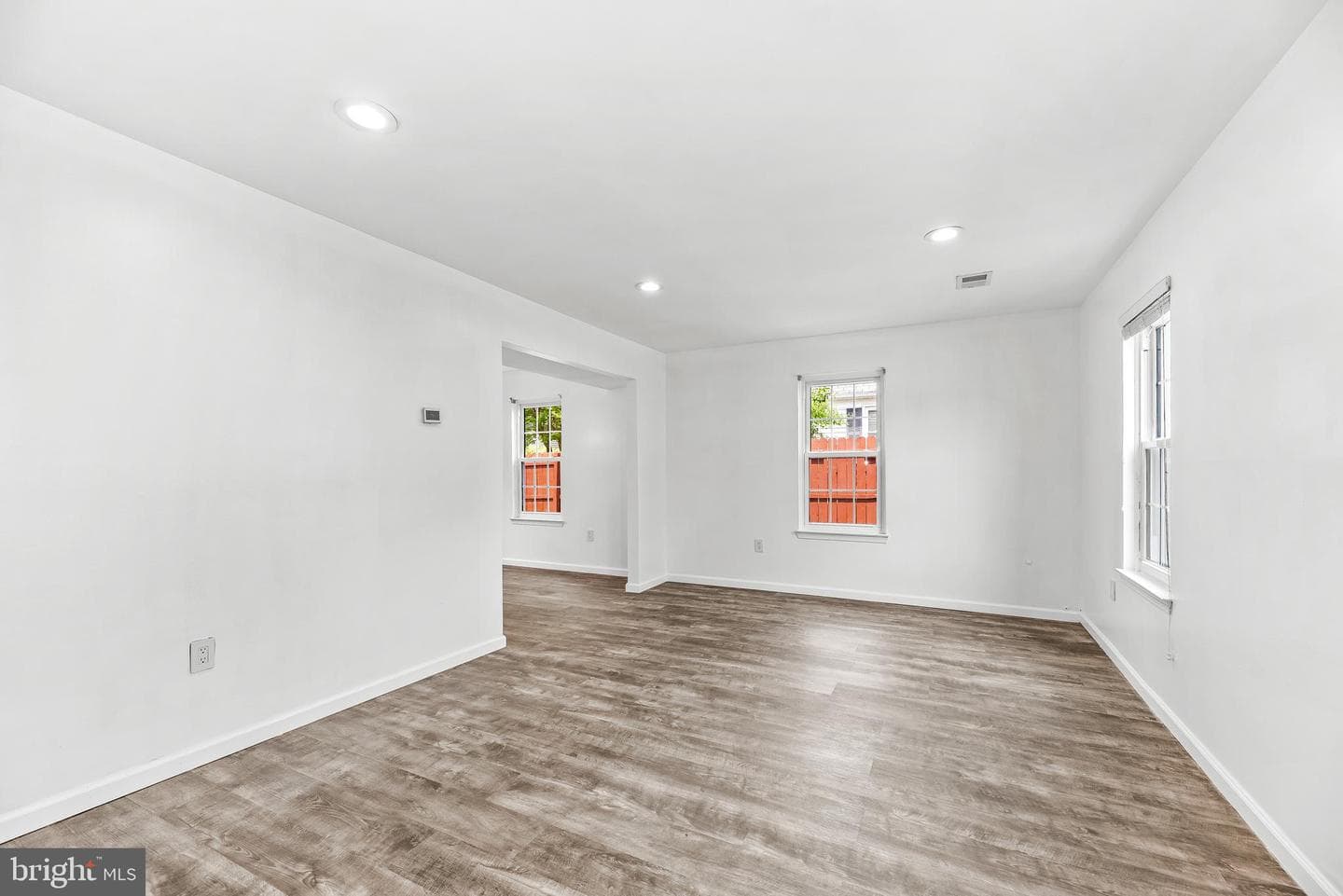 2460 Yarmouth Lane photo 17