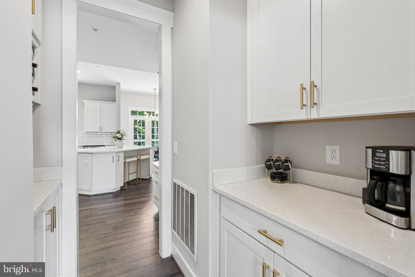 2019 Basil Hall Court photo 13