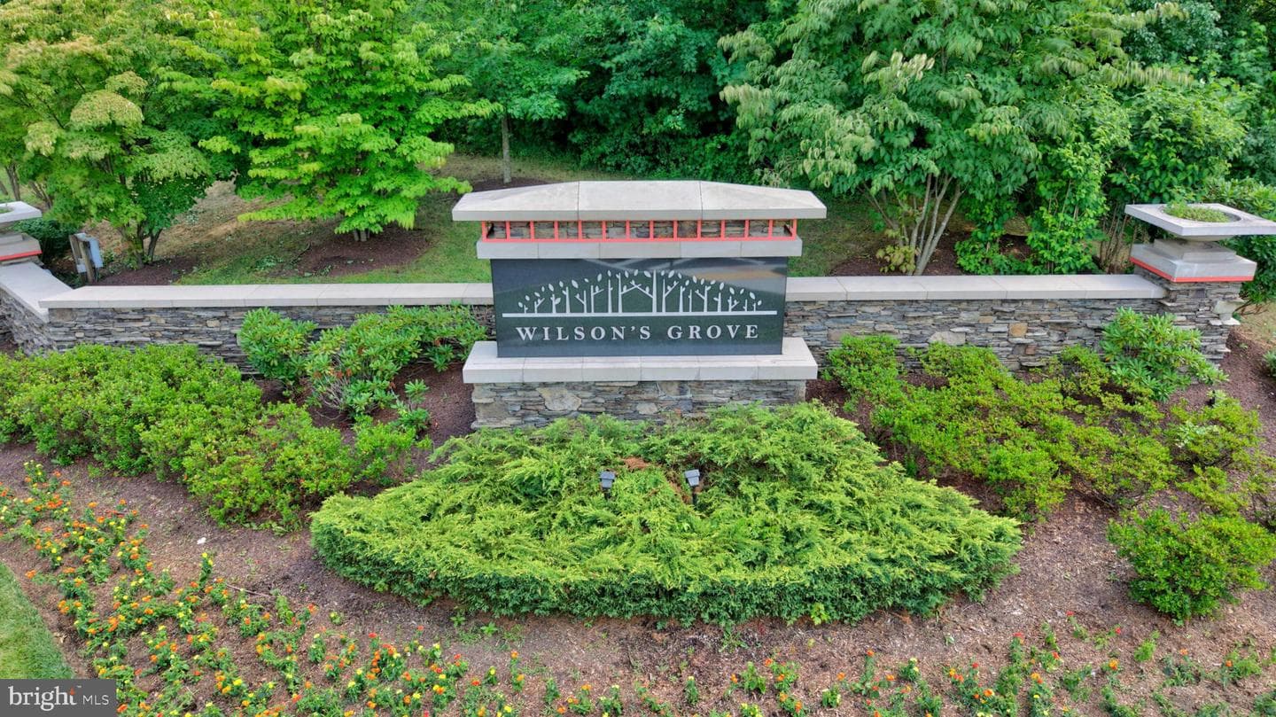 2019 Basil Hall Court photo 83
