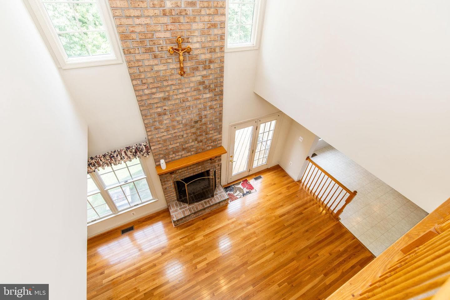 734 Thornwood Drive photo 4