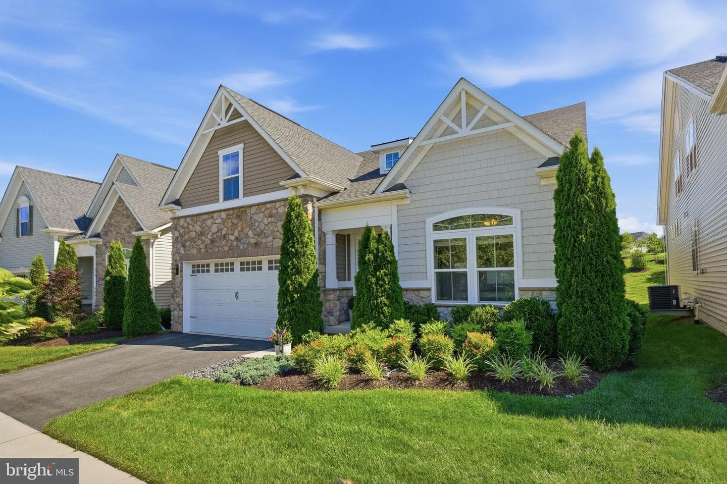 1488 Catbriar Way photo 2