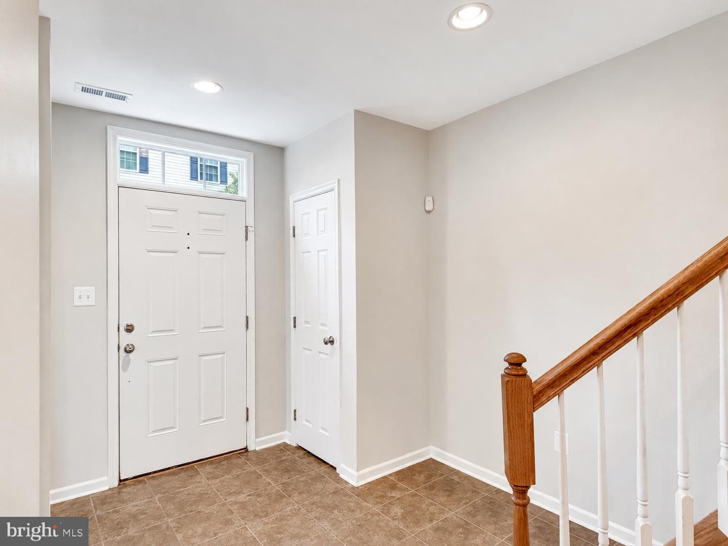 1743 Theale Way photo 4