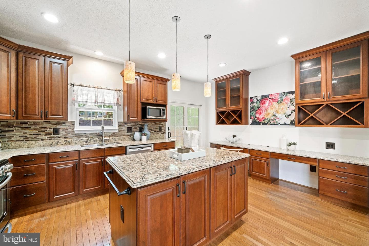 1502 Avennel Way photo 14