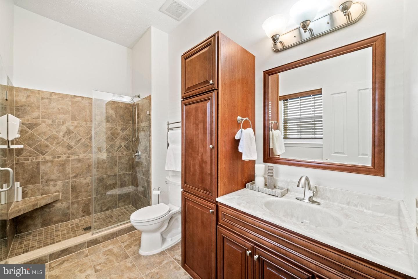 1502 Avennel Way photo 24