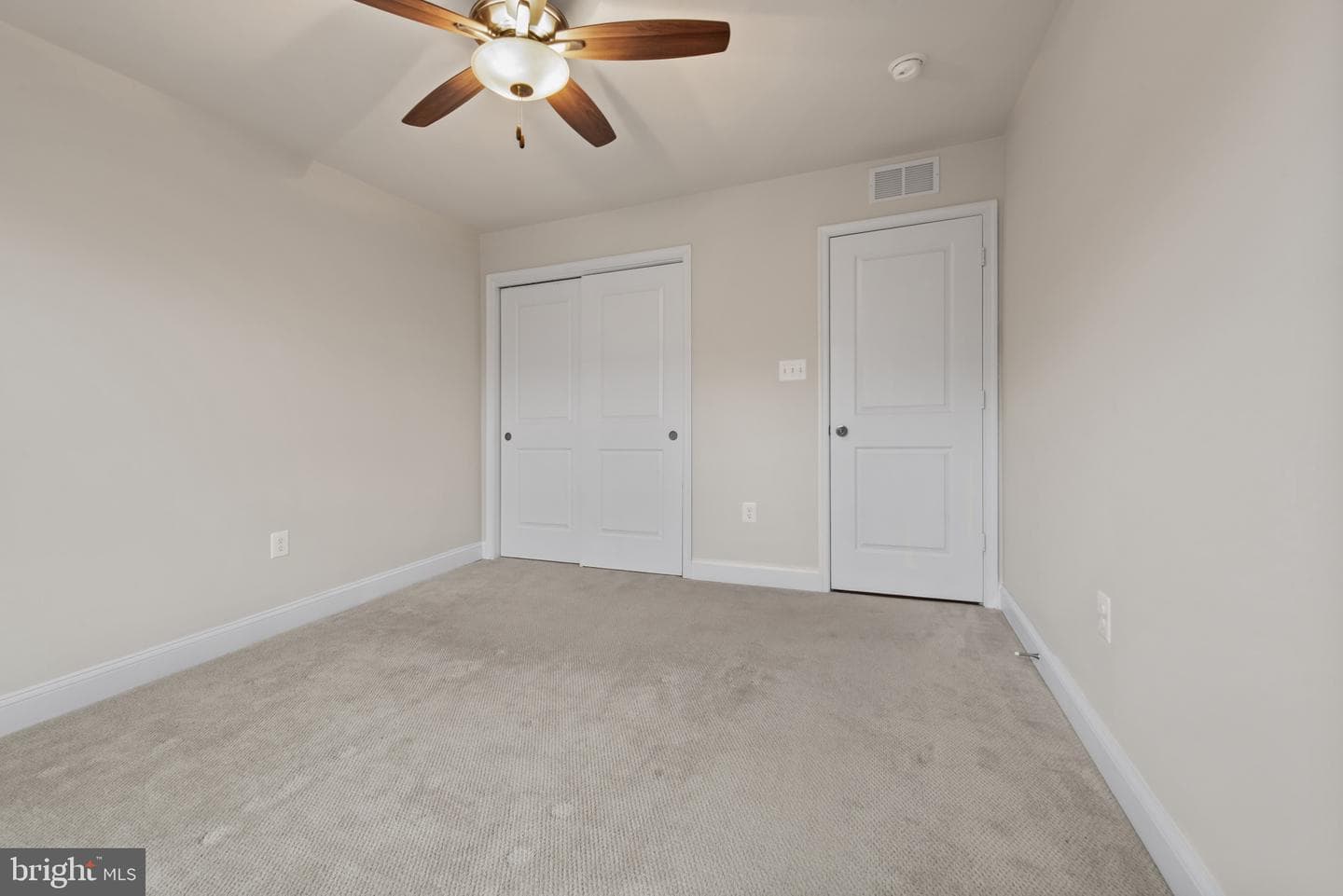 709 Skippers Lane photo 33