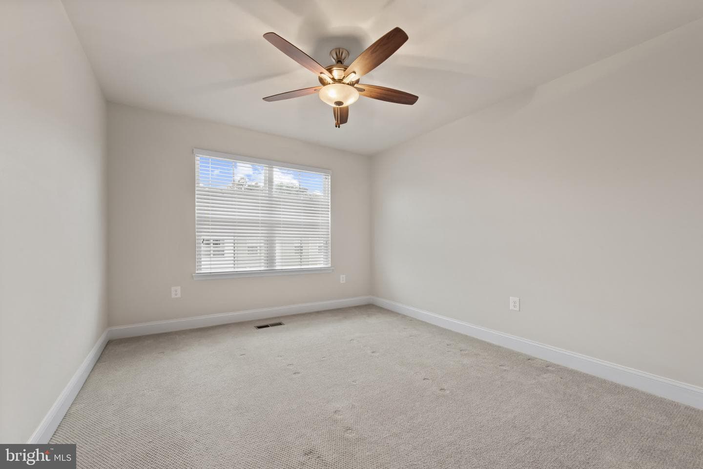 709 Skippers Lane photo 36