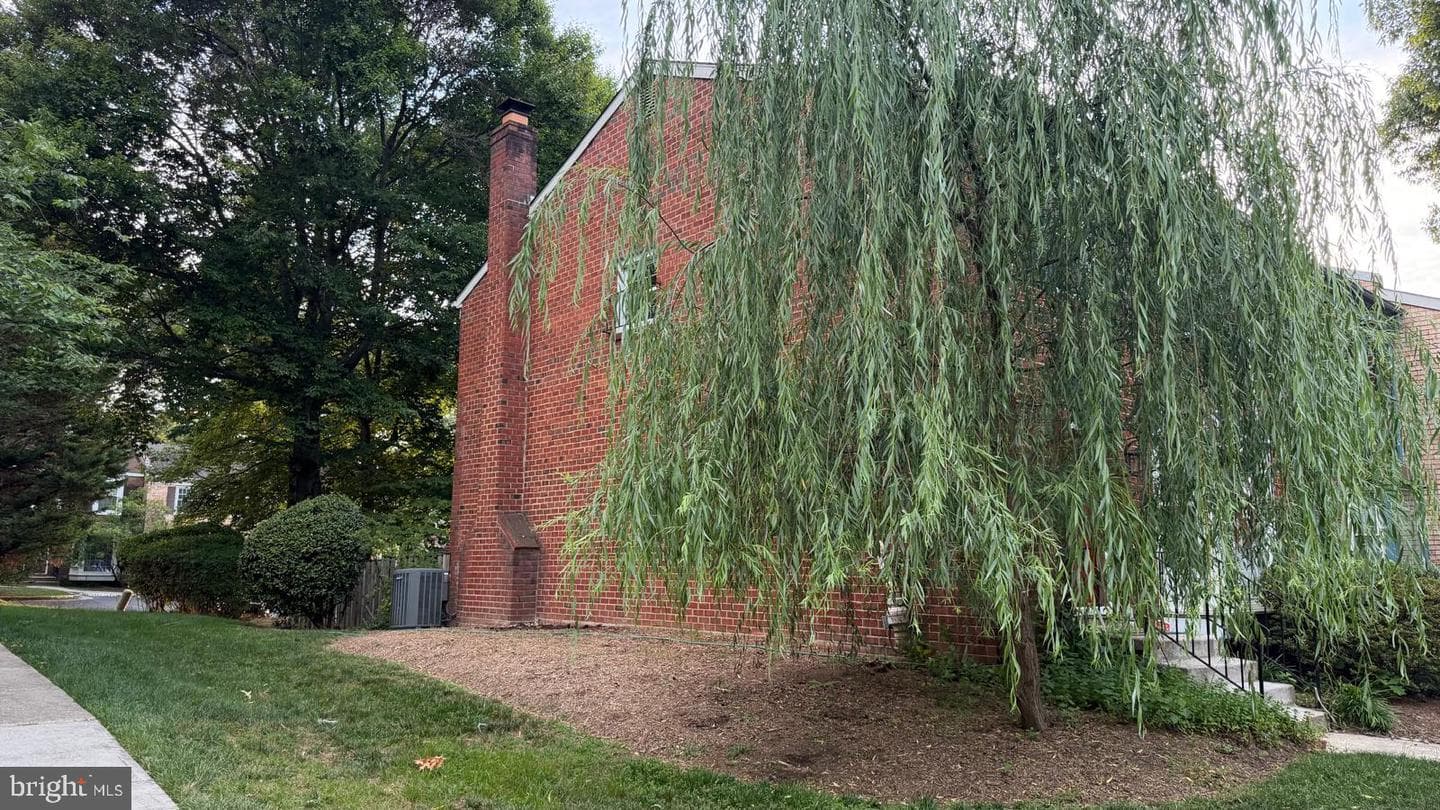 1501 Carlyle Drive photo 3