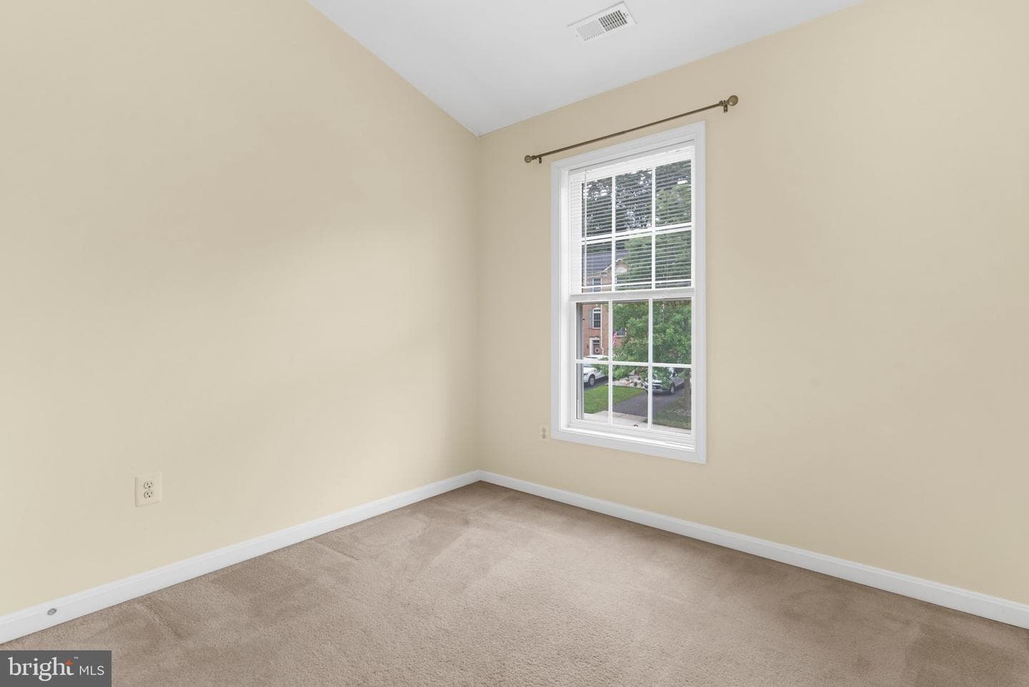 2431 Killarney Ter photo 25