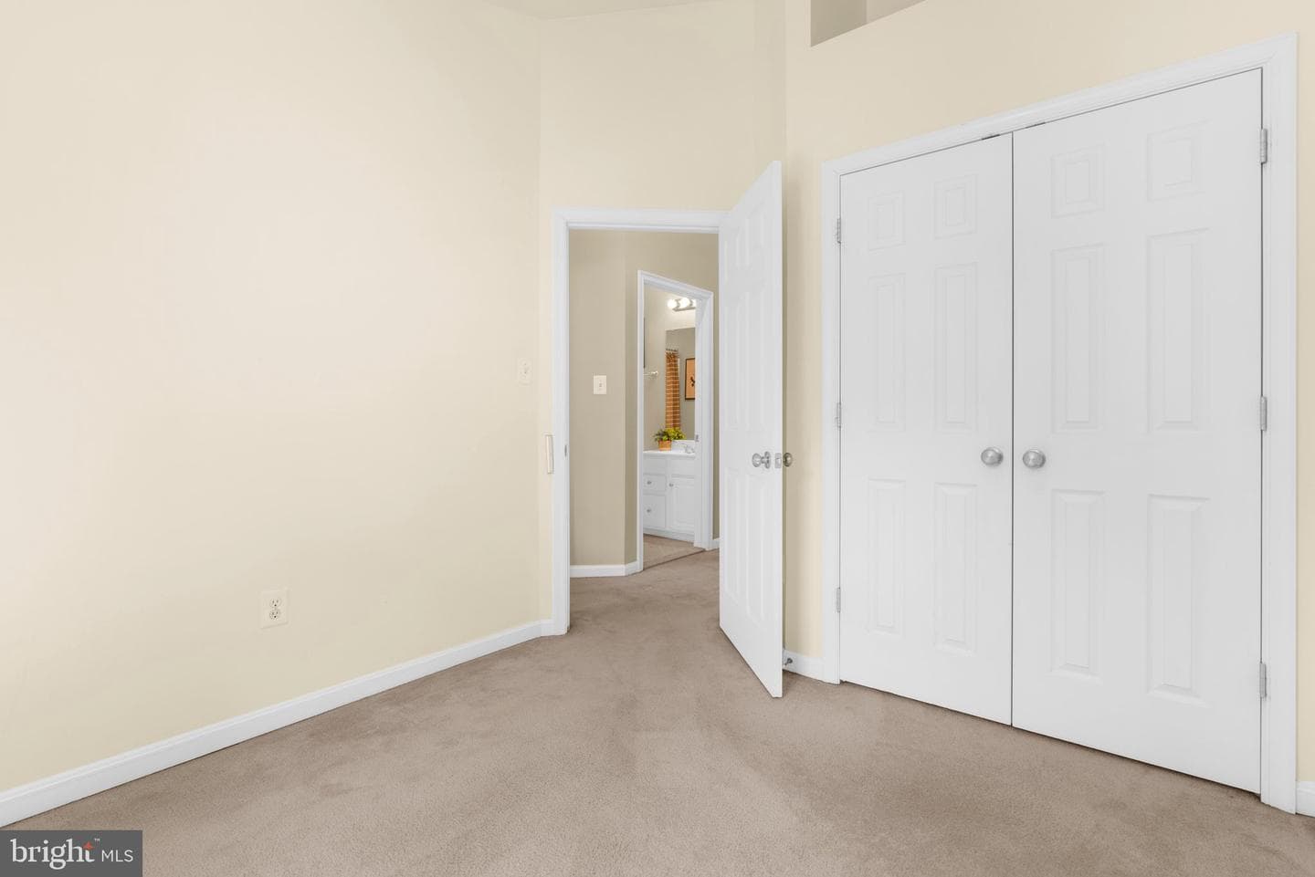 2431 Killarney Ter photo 26