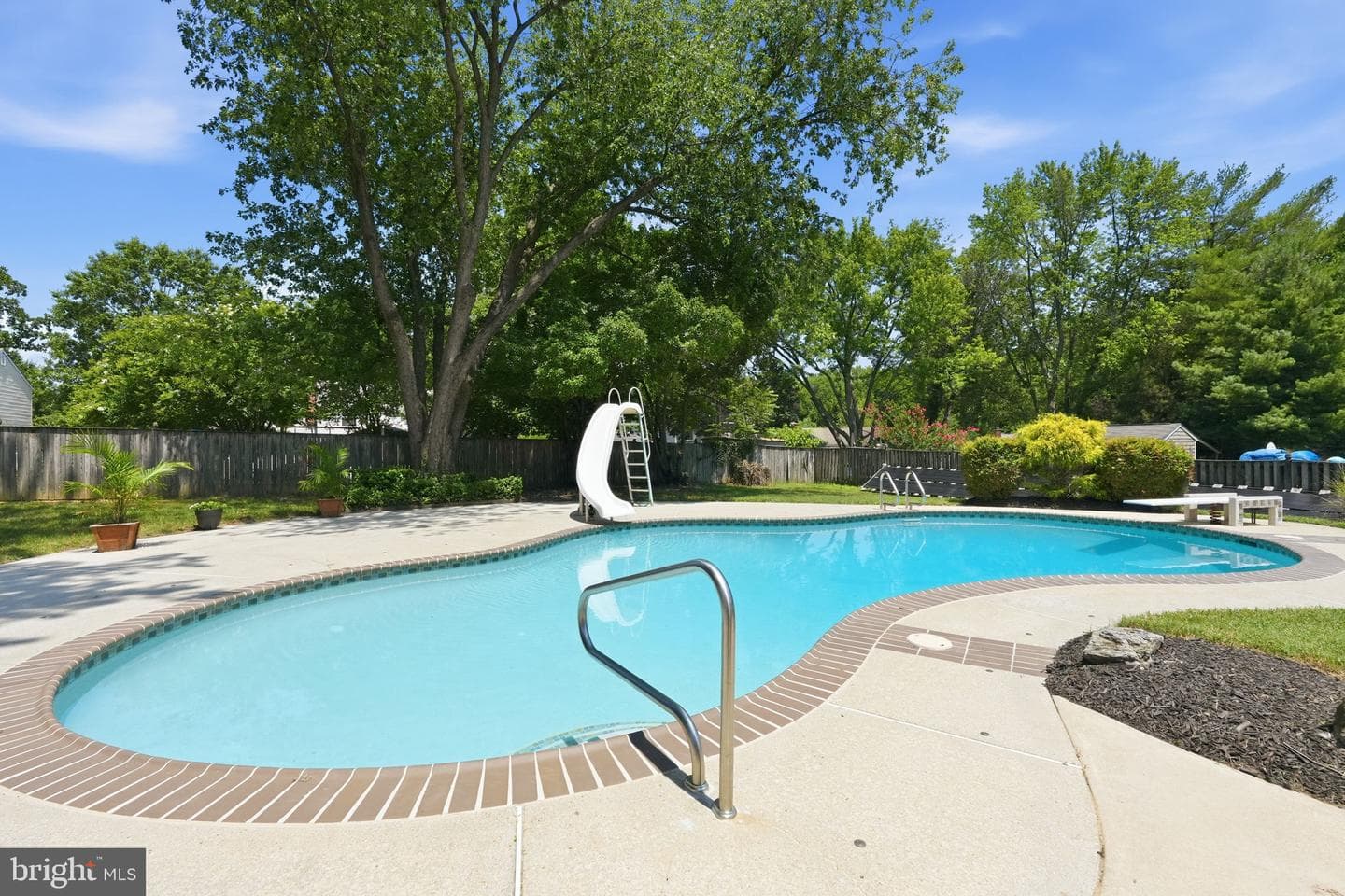 490 Eleanor Lane photo 14