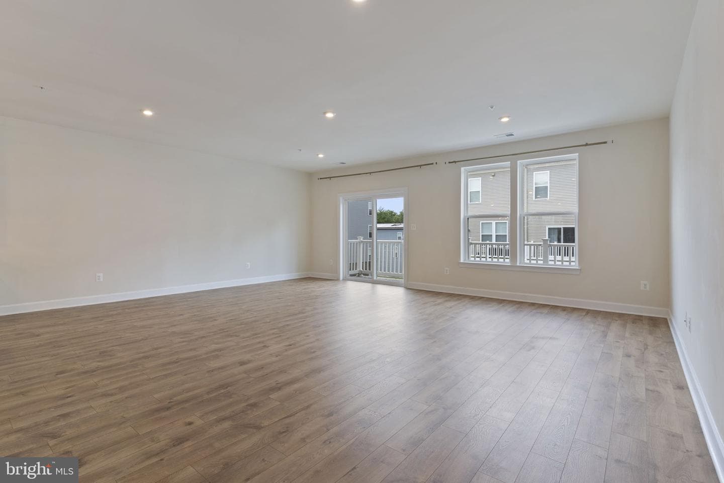 7639 Stemhart Lane photo 6