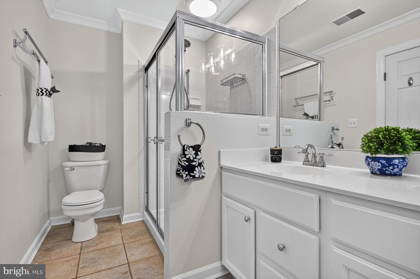 144 Riverton Place photo 22