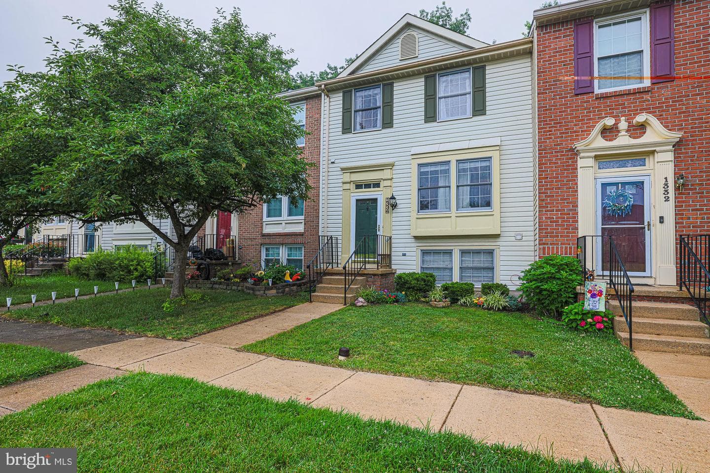 1334 Hollow Glen Court photo 3