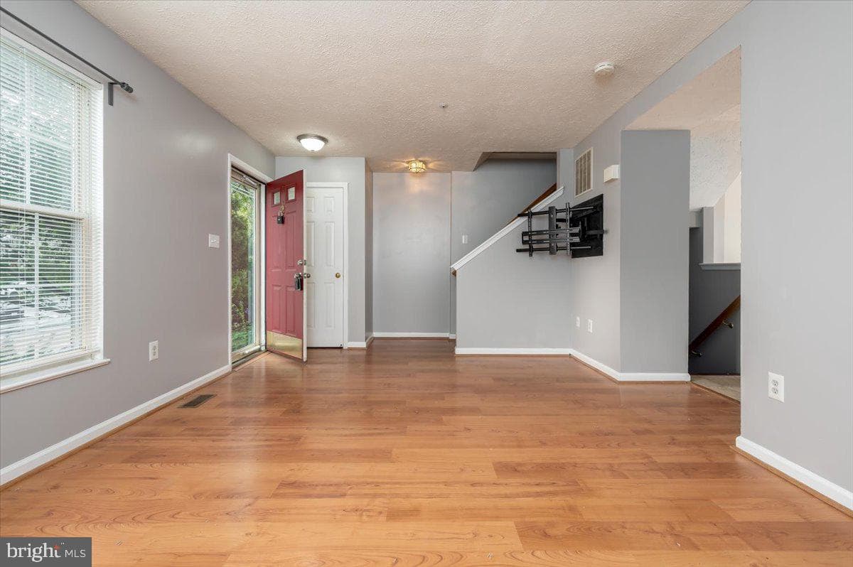 963 Chestnut Manor Court photo 5