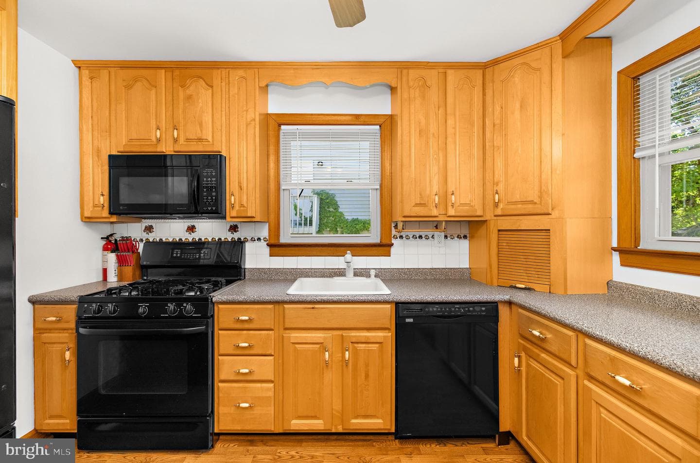 205 7th Avenue photo 11
