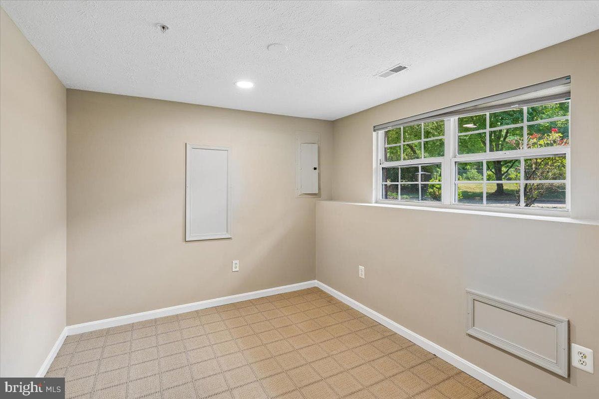 608 Talon Court photo 19