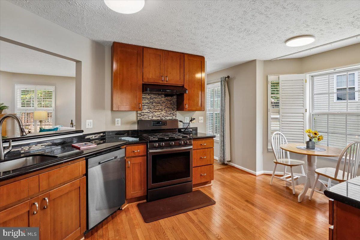 608 Talon Court photo 3