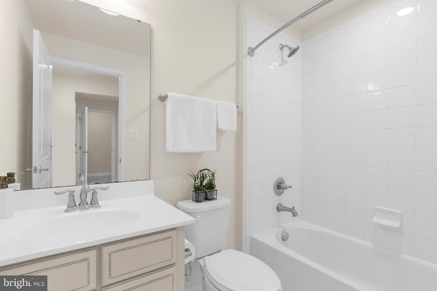 8016 Orchard Grove Road photo 25