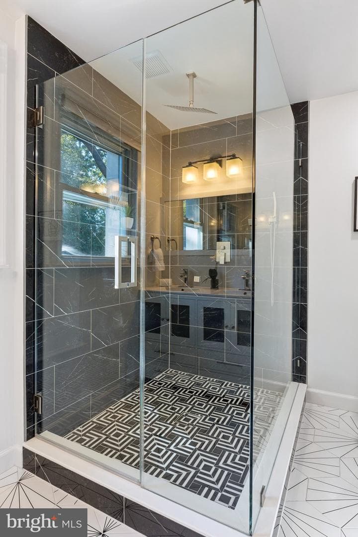 7654 Bay Street photo 32
