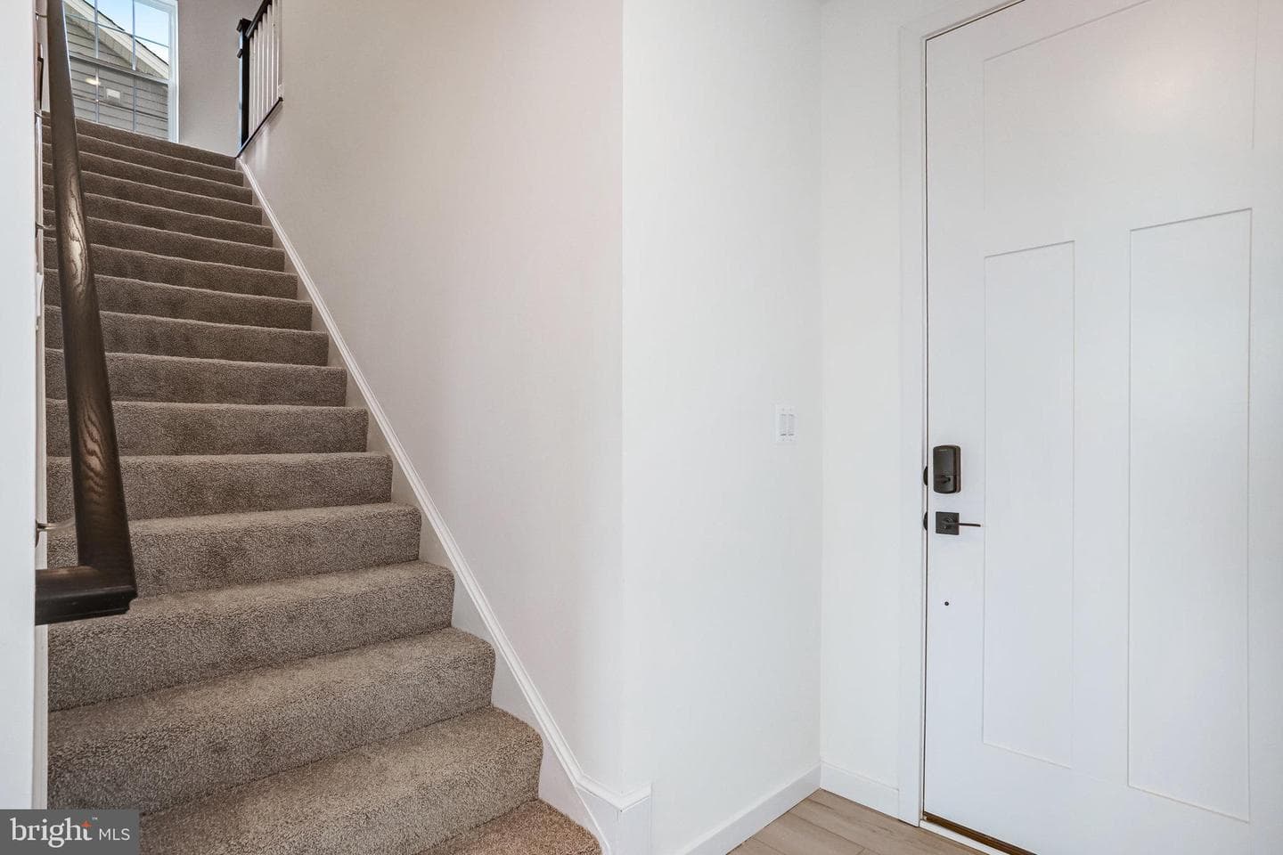 5733 Howard Drive photo 7