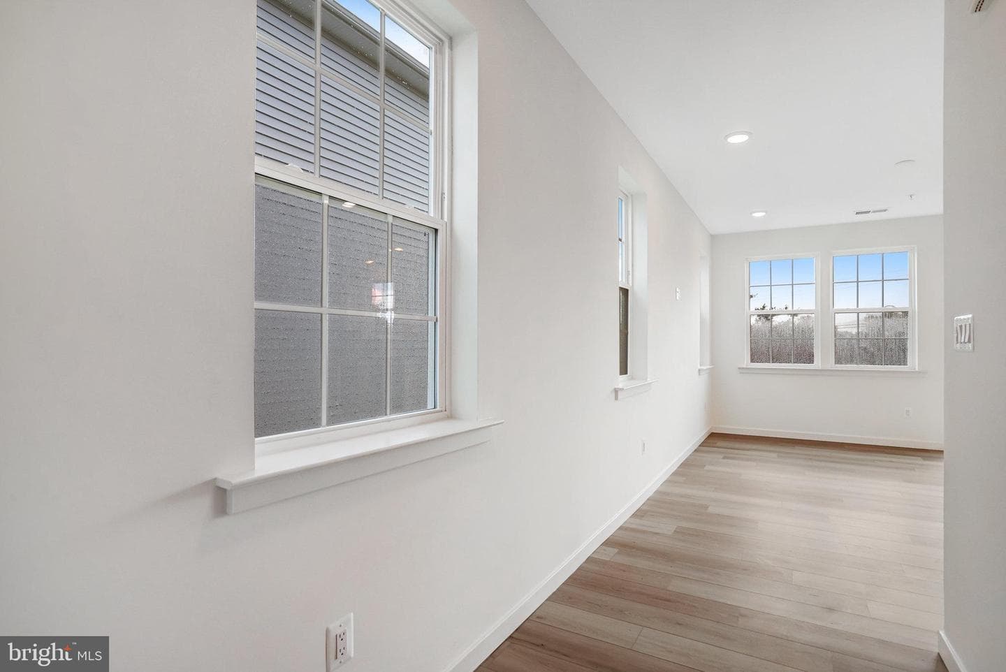 5733 Howard Drive photo 9