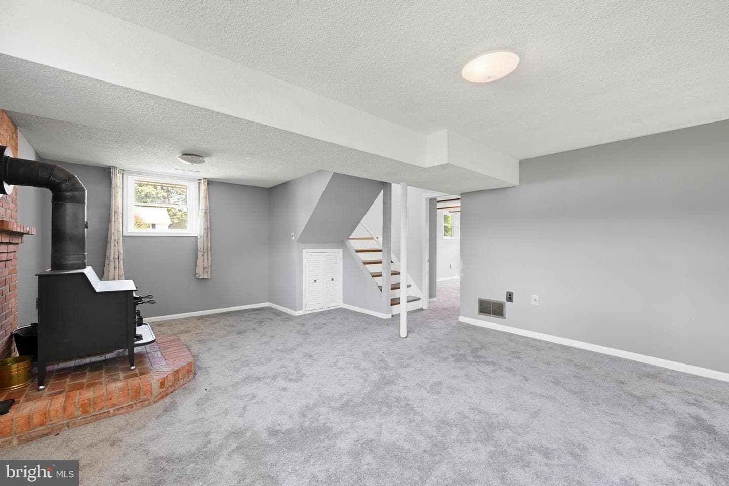 482 Kenora Drive photo 24