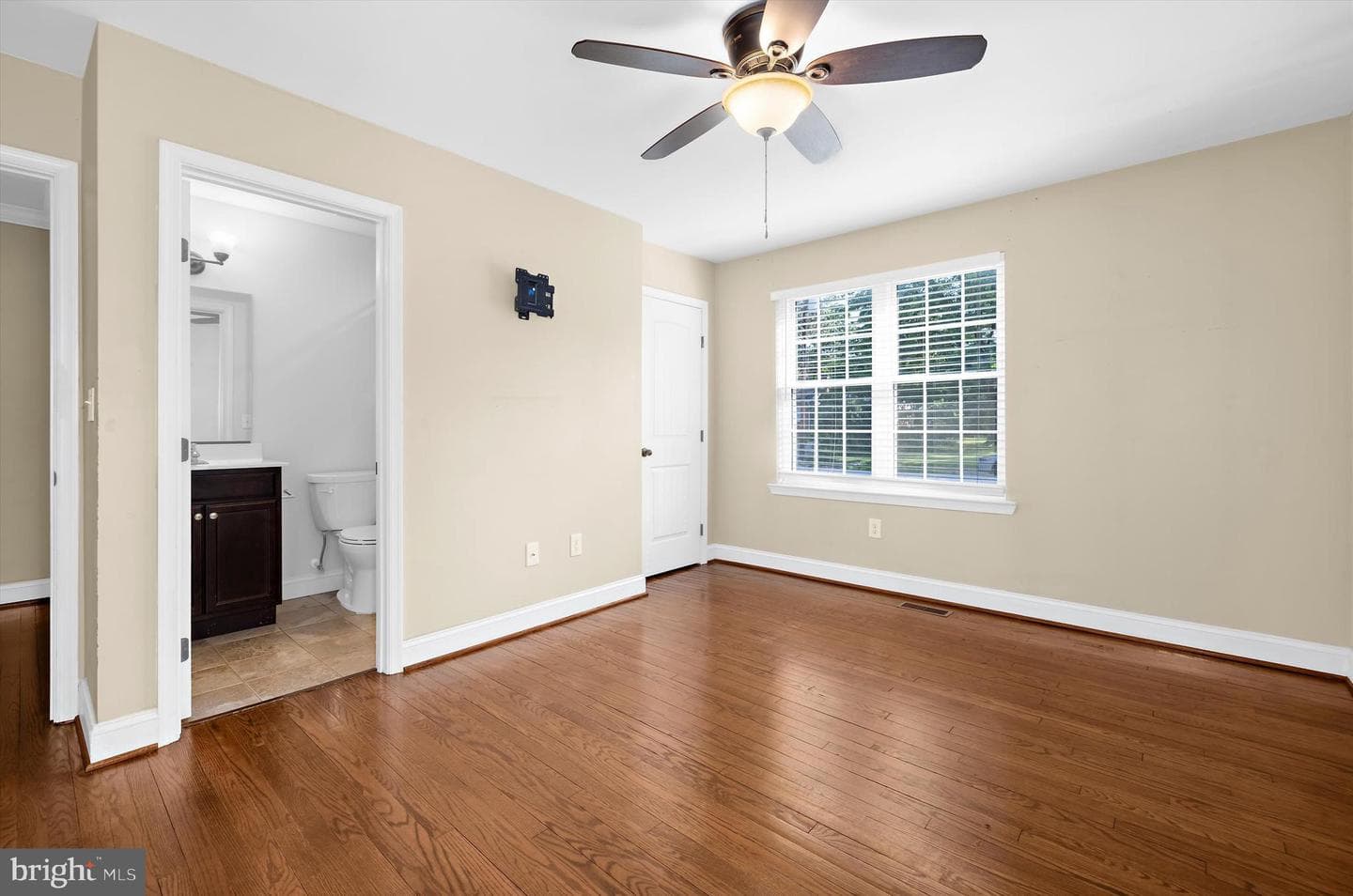 8028 Woodholme Circle photo 14