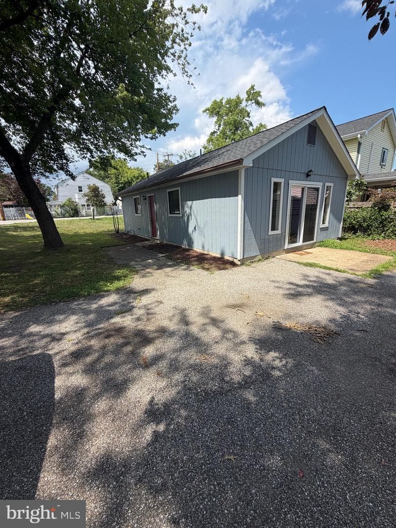 311 Londontown Road photo 3