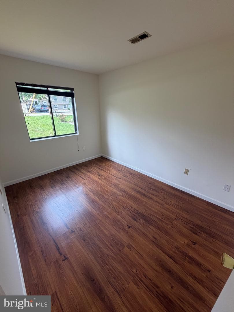 311 Londontown Road photo 9