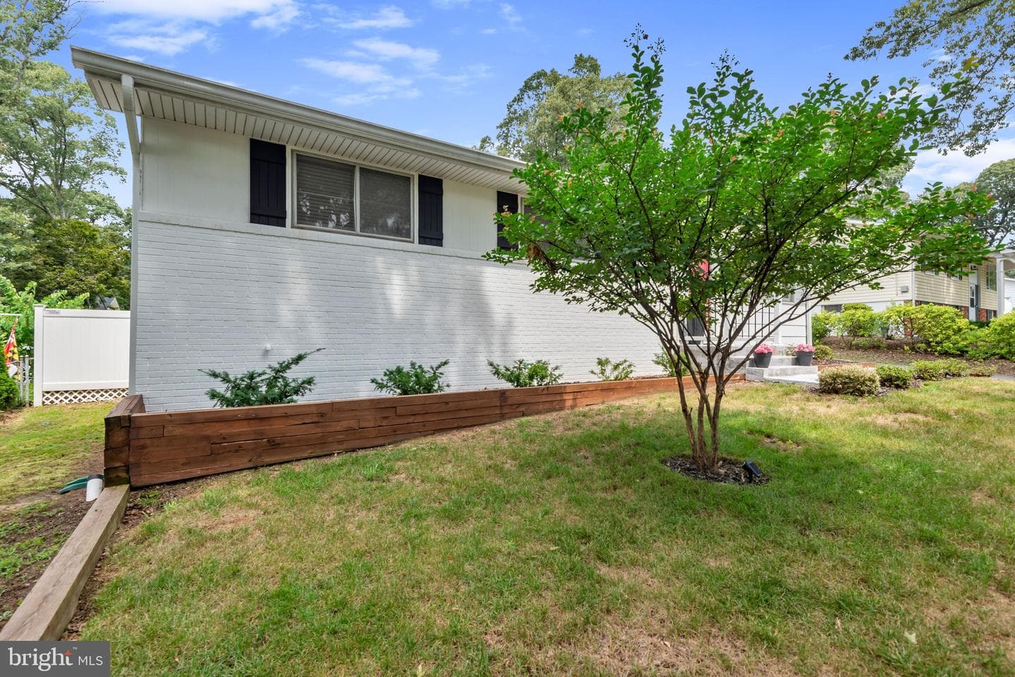 536 Manor Road photo 4