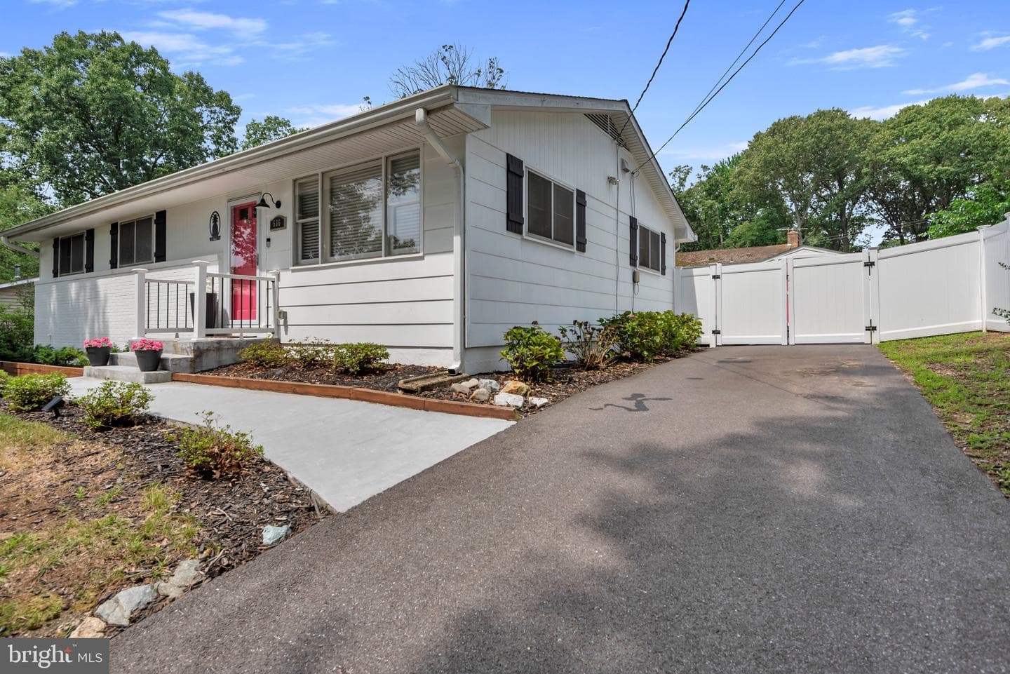 536 Manor Road photo 6