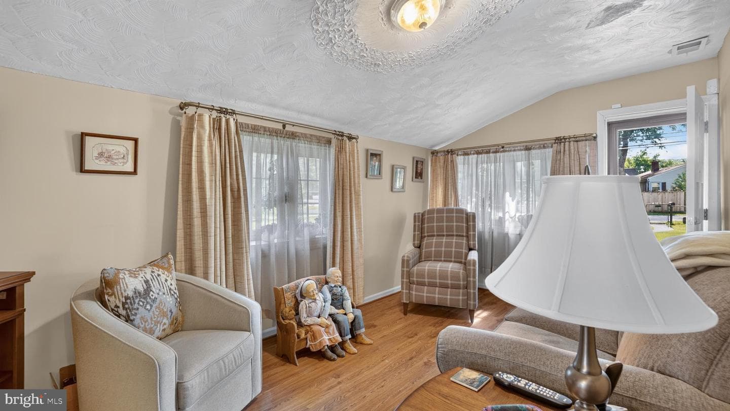 516 Oakwood Road photo 5