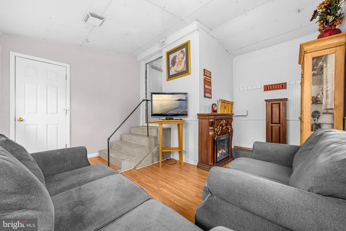 413 Orchard Avenue photo 7