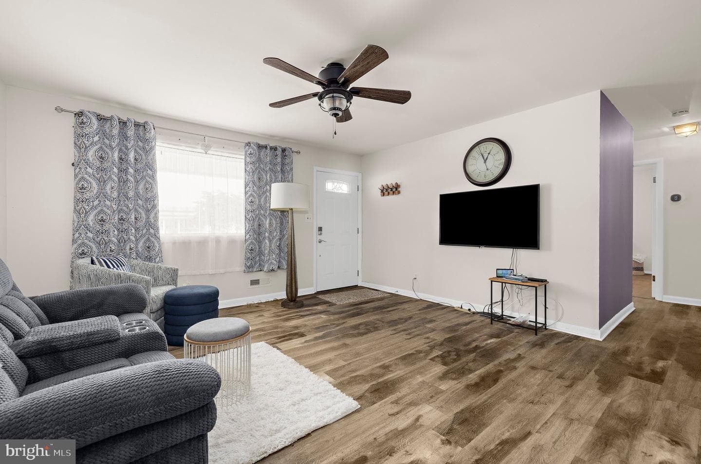 1402 Scanlan Drive photo 5