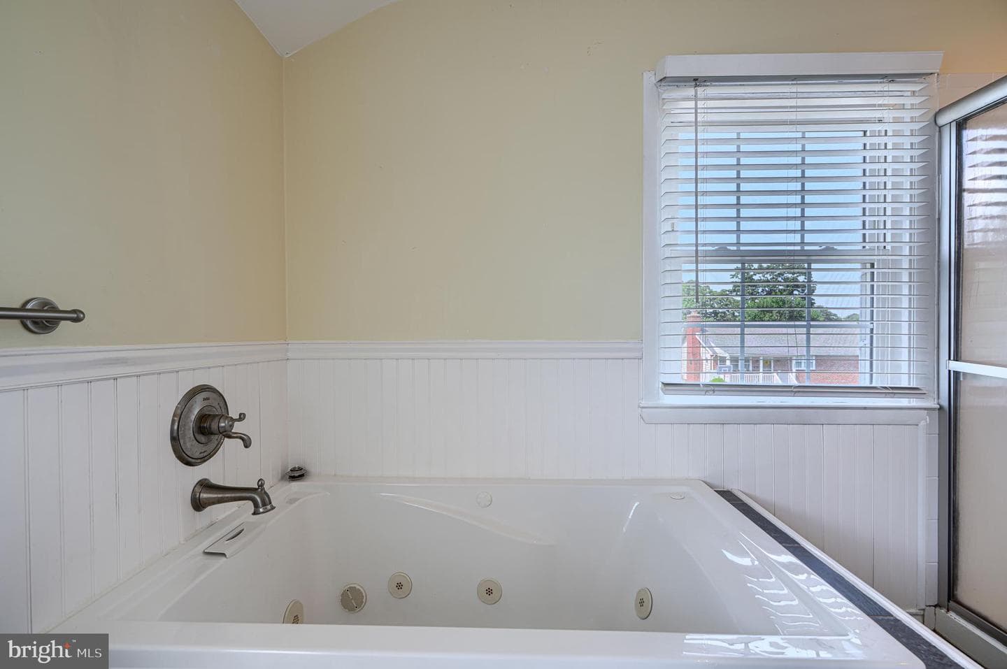 559 Fairmount photo 26