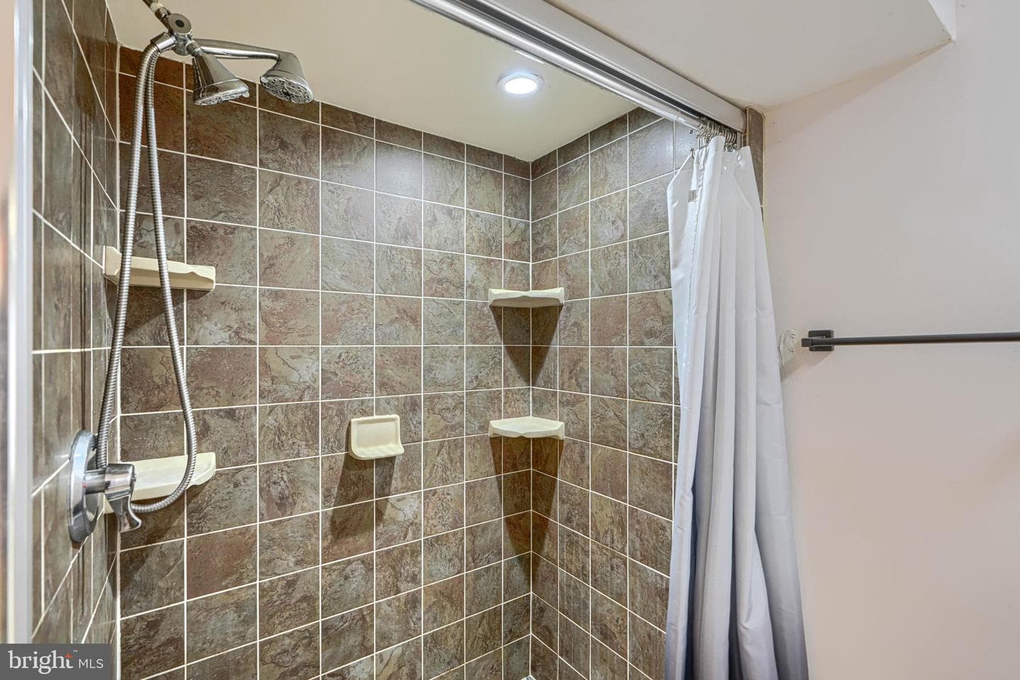 559 Fairmount photo 40