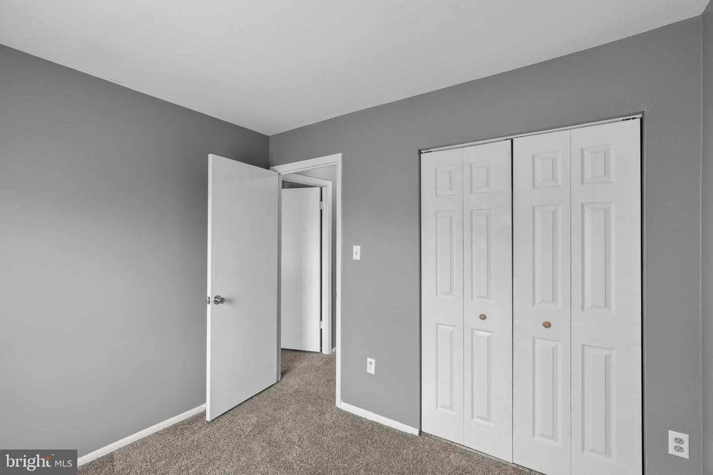 1809 Falcon Court photo 18