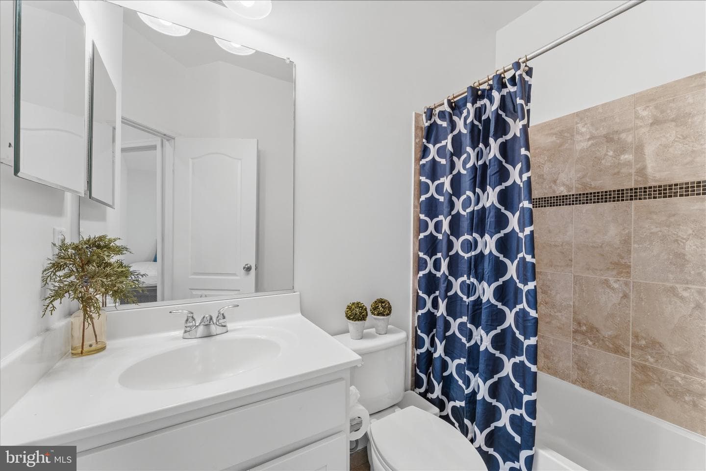 607 S Cherry Grove Avenue photo 27