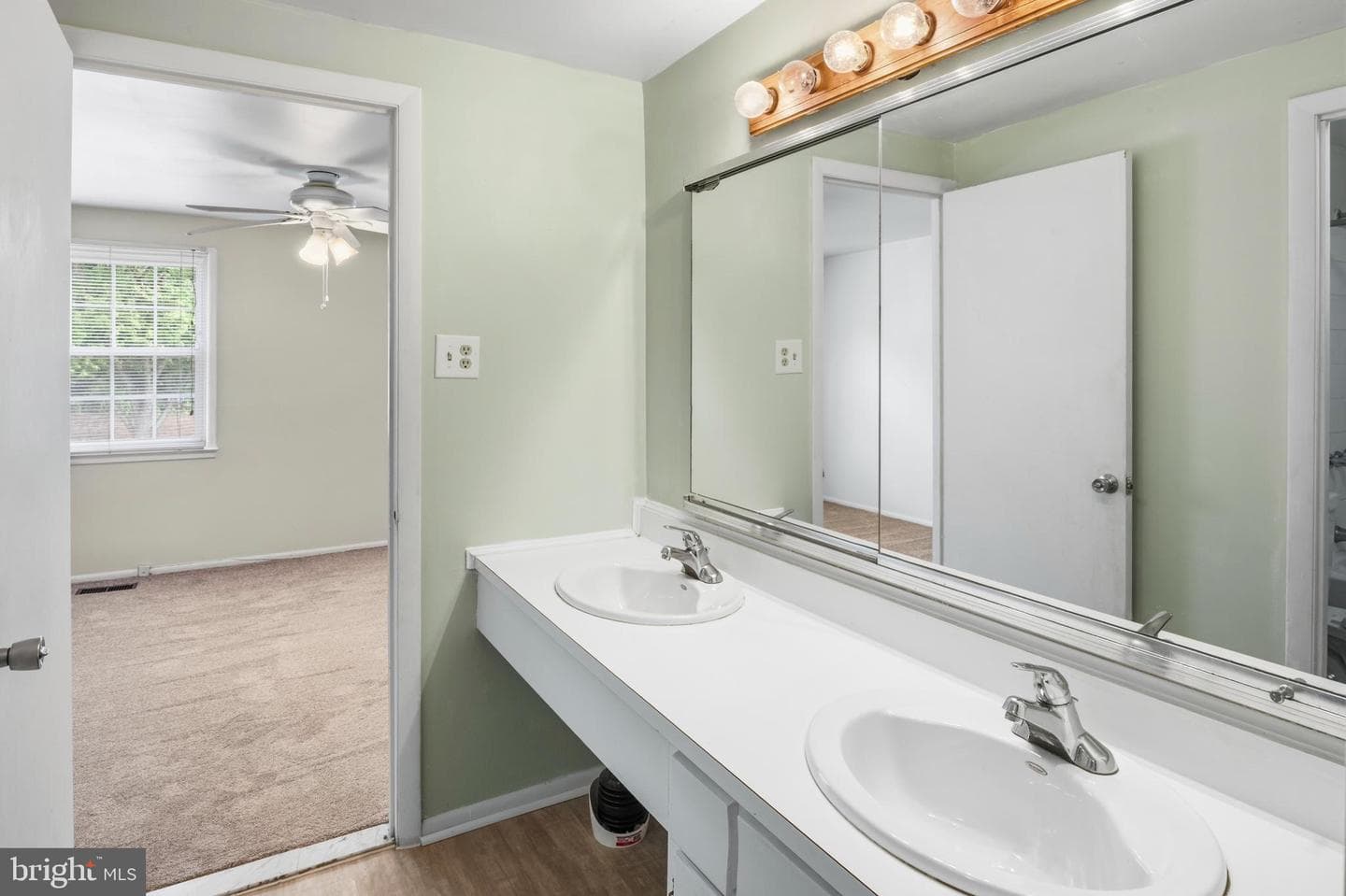 1757 Carry Place photo 19