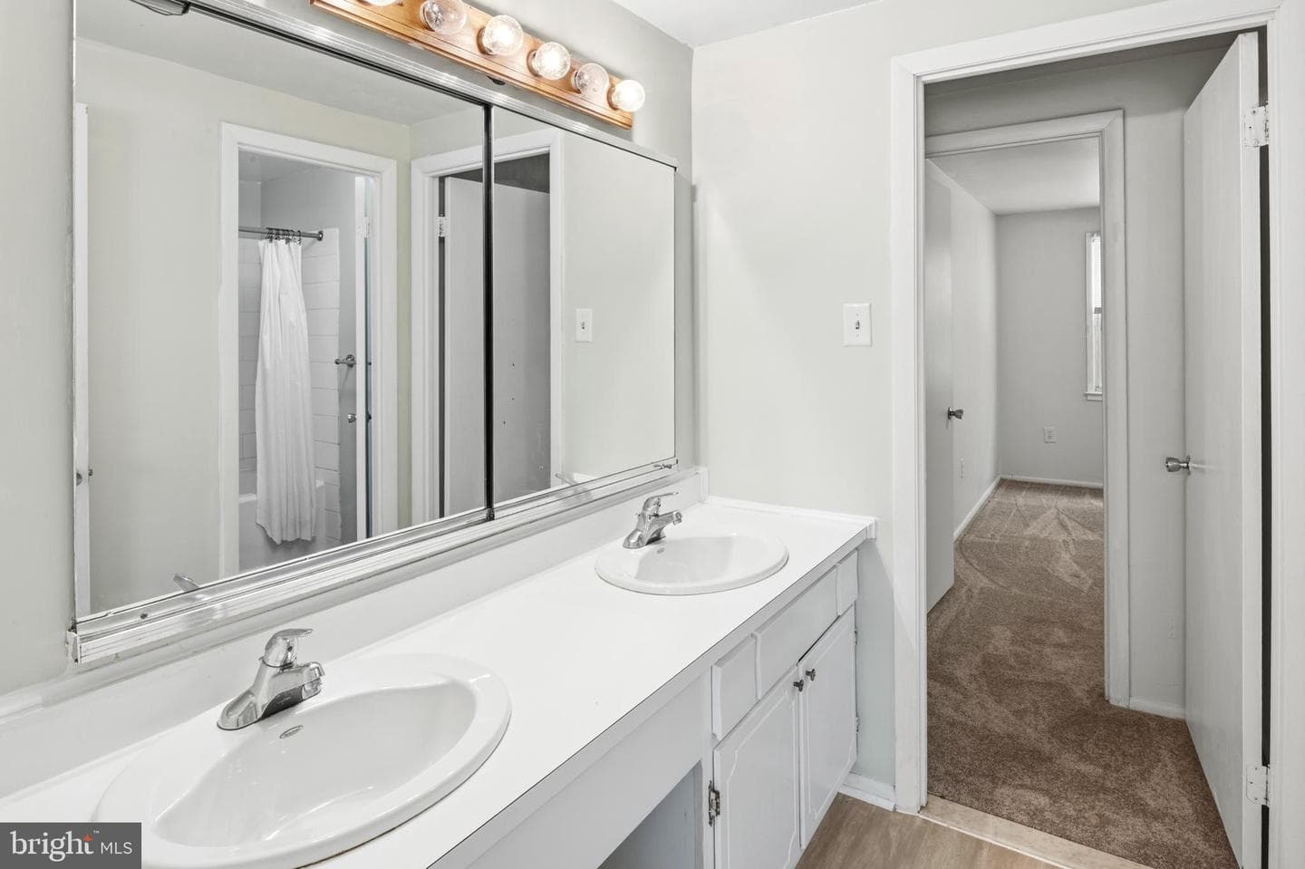 1757 Carry Place photo 20