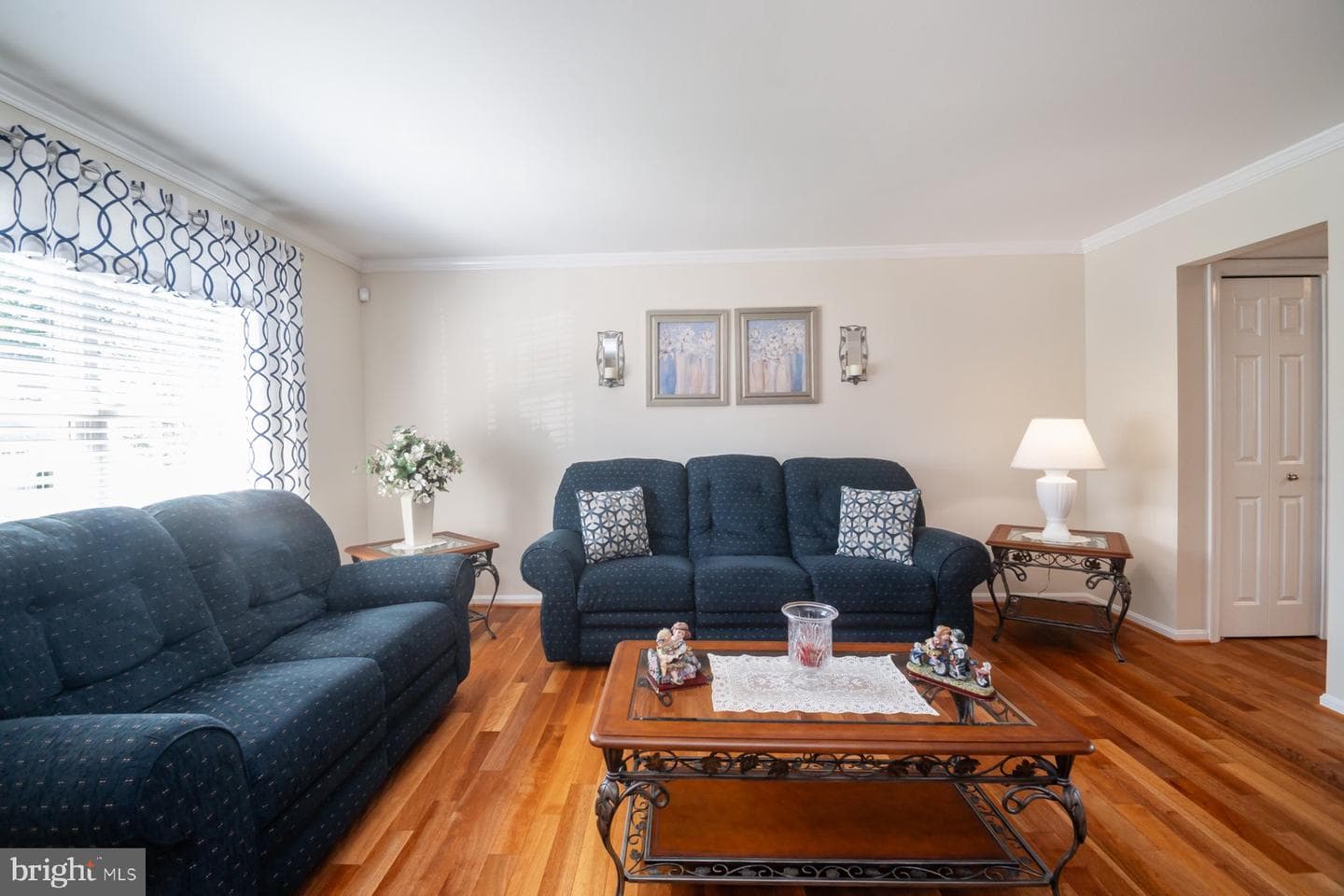 99 Phelps Avenue photo 11