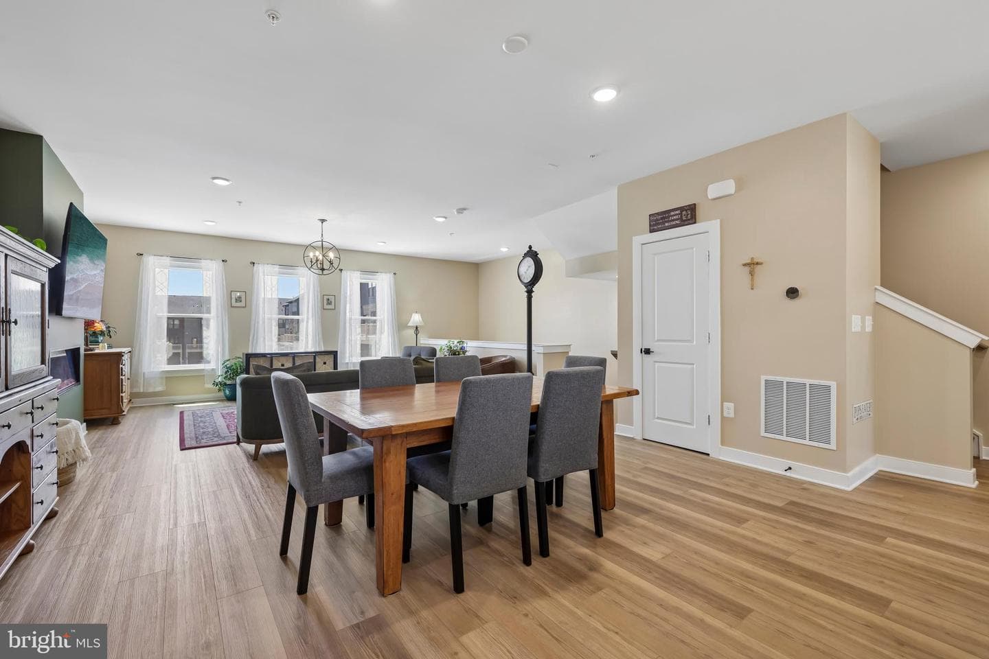 1120 Crested Wood Drive photo 16