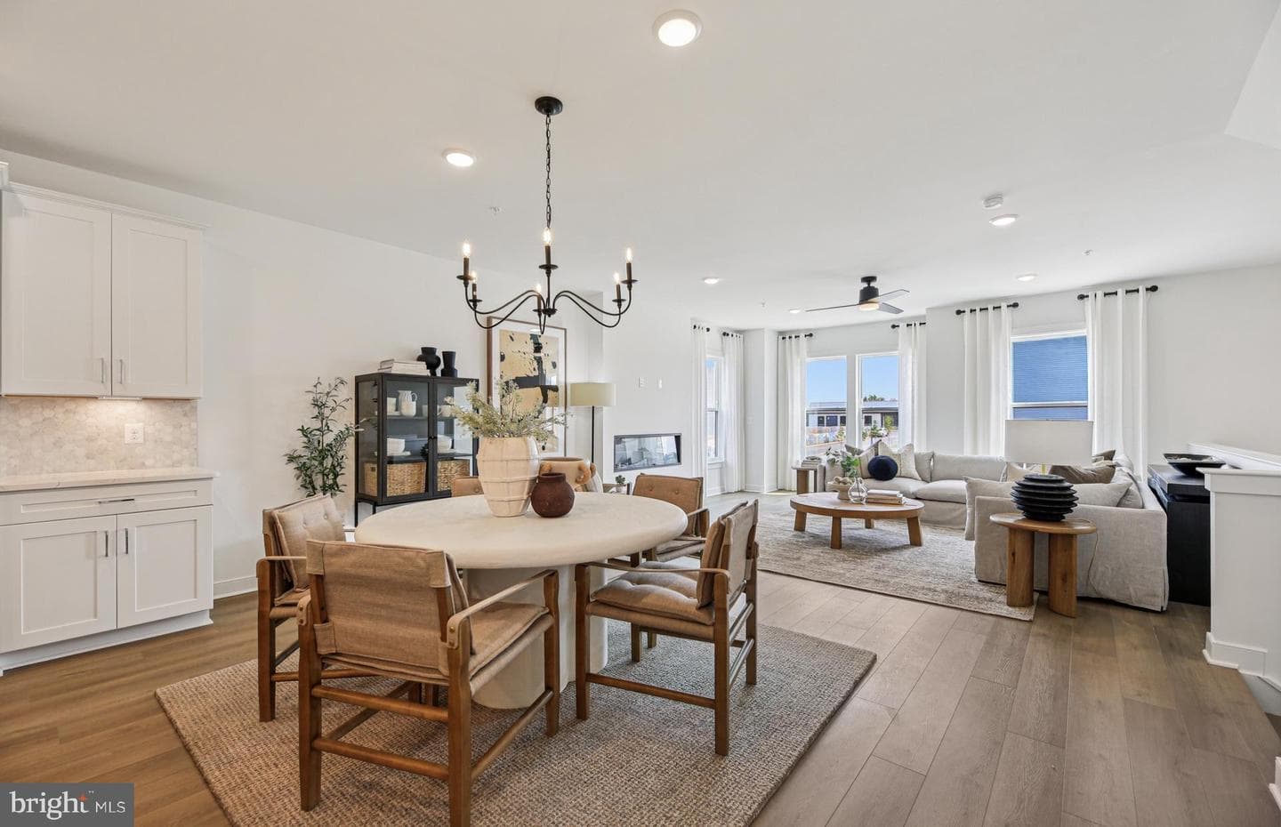 1158 Crested Wood Drive photo 4