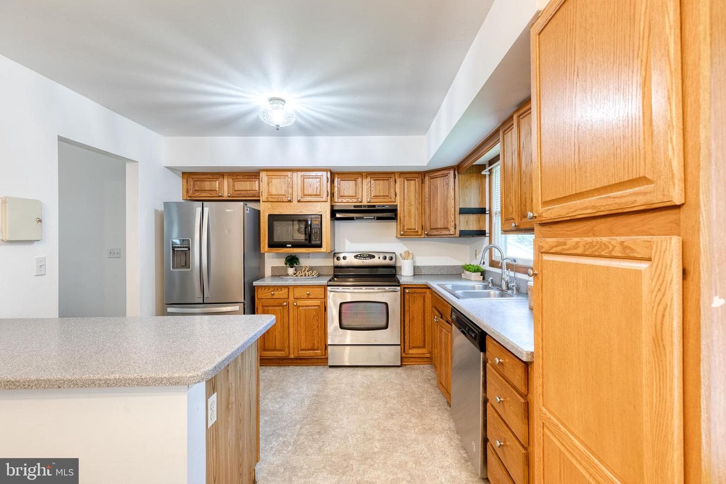 1568 Colony Road photo 19