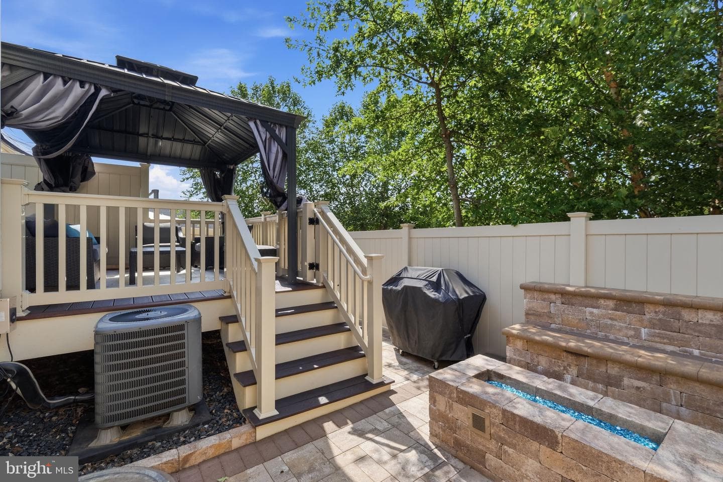 421 Zeman Drive photo 44