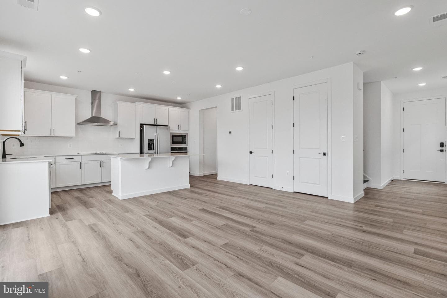 5719 Howard Drive photo 8