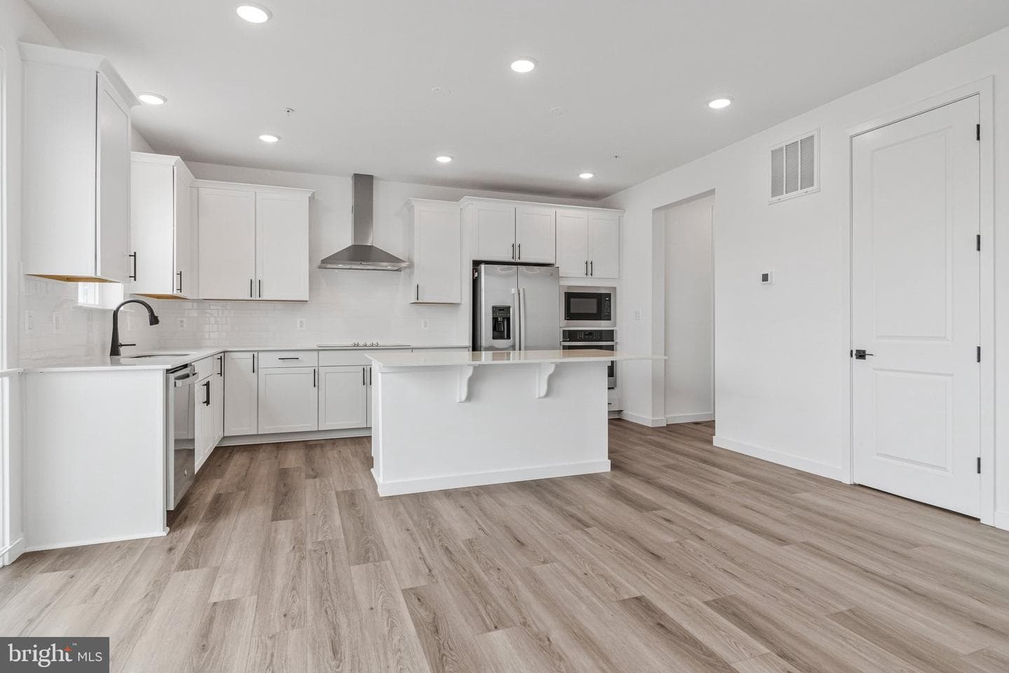 5719 Howard Drive photo 9