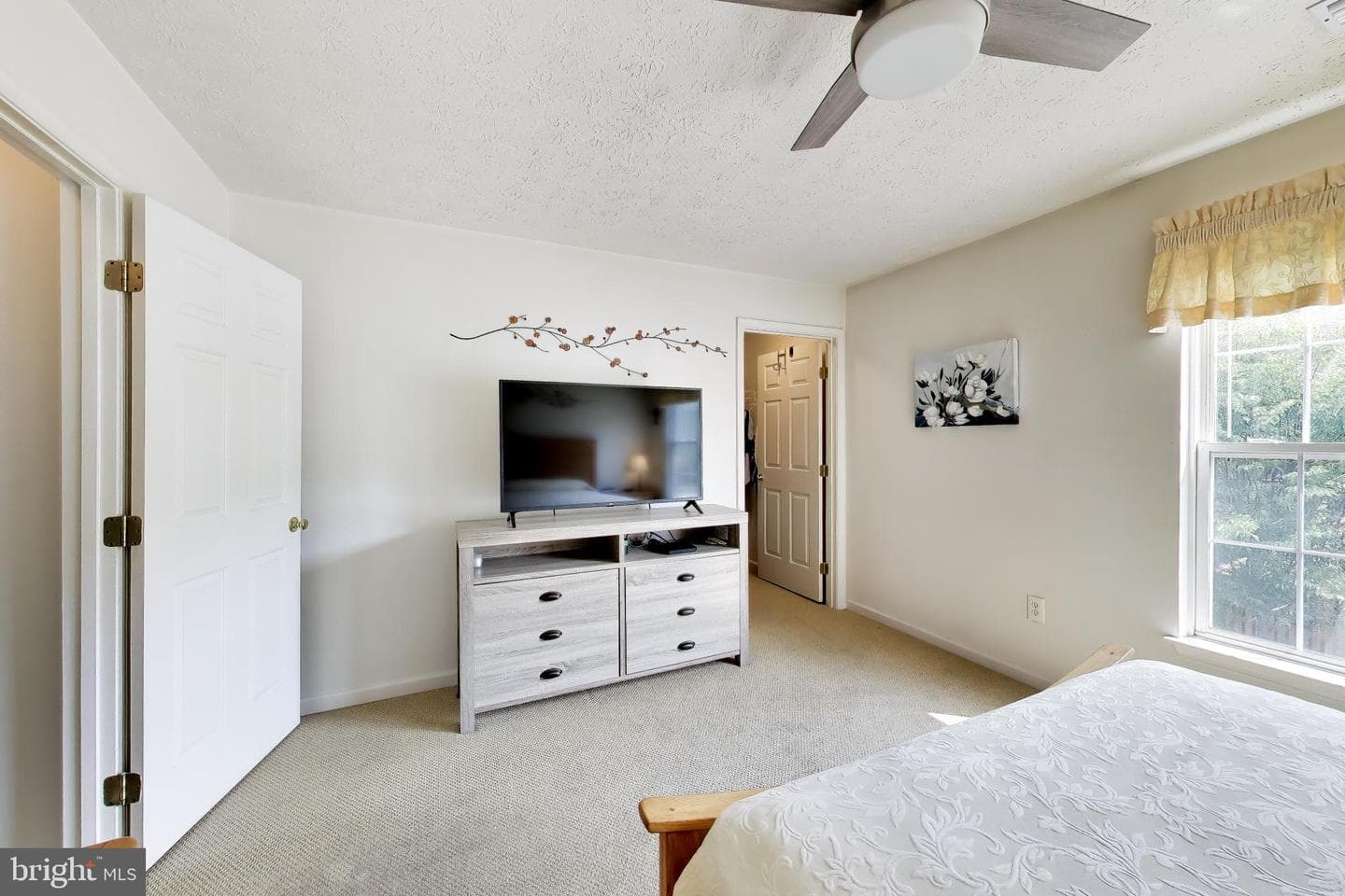 8703 Thornbrook Drive photo 14